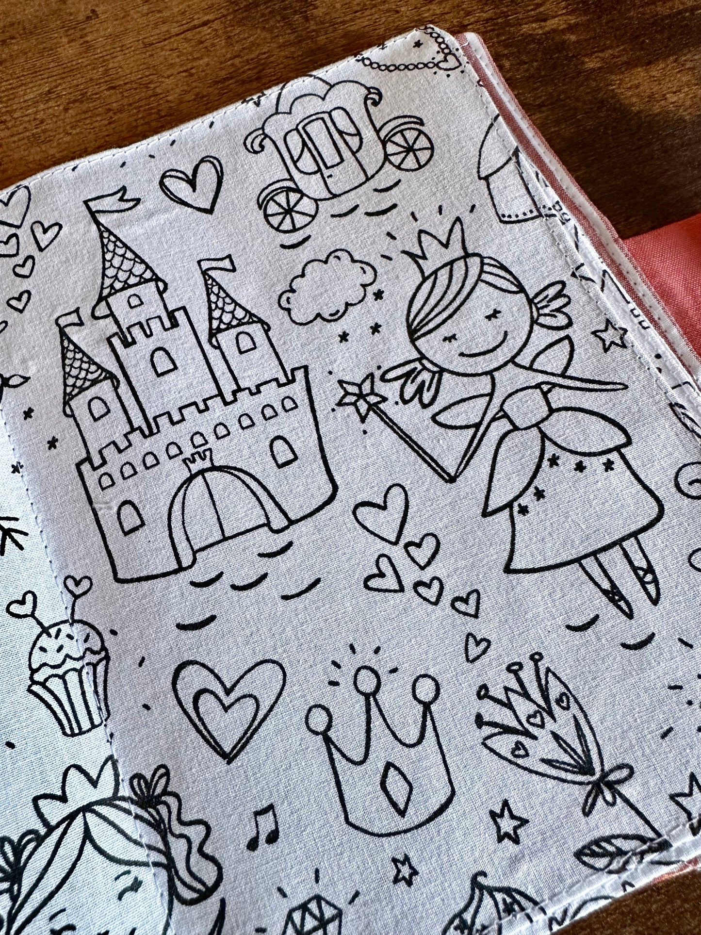 Cahier de coloriage Licorne Rouge