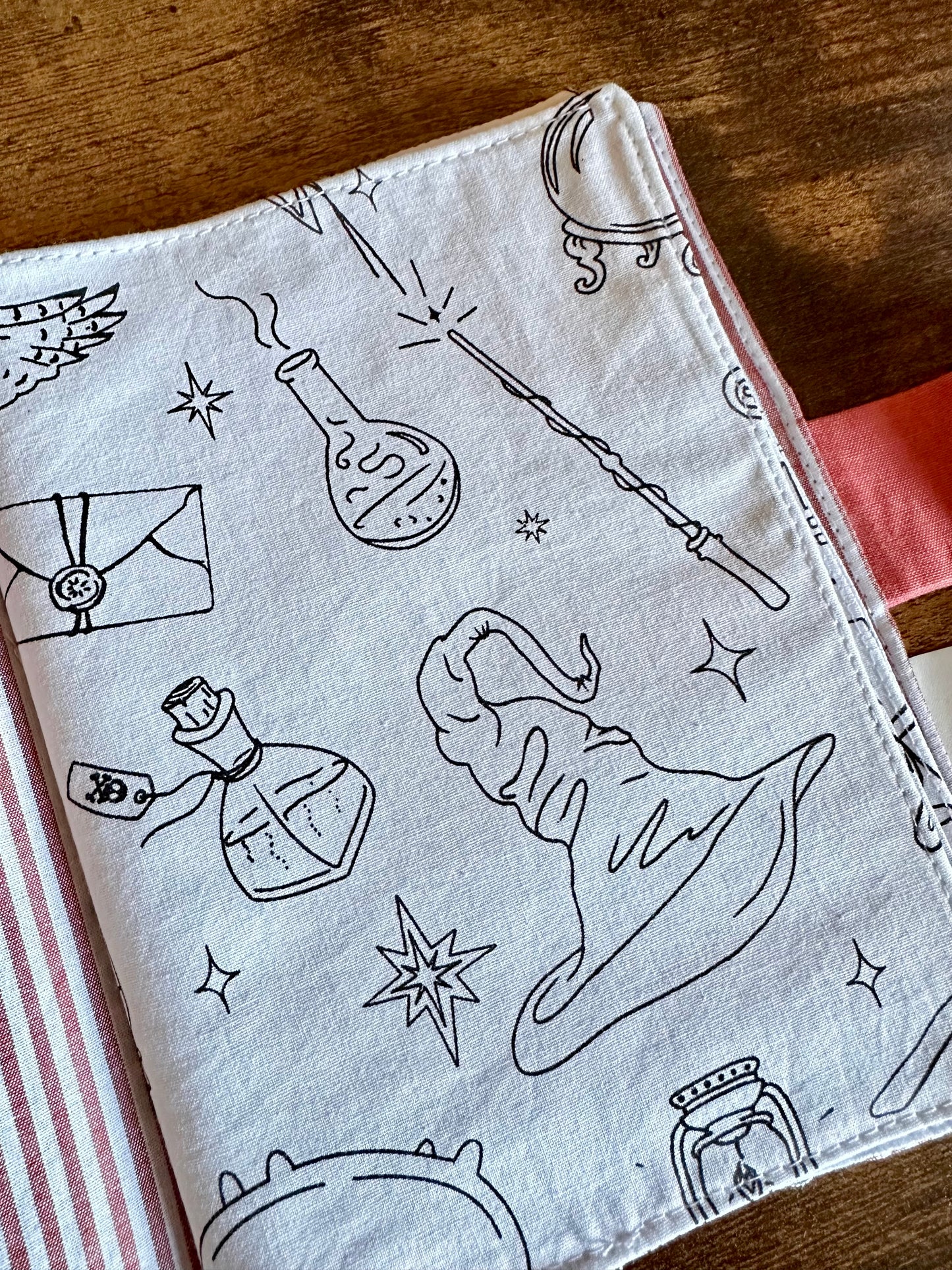 Cahier de coloriage Licorne Rouge