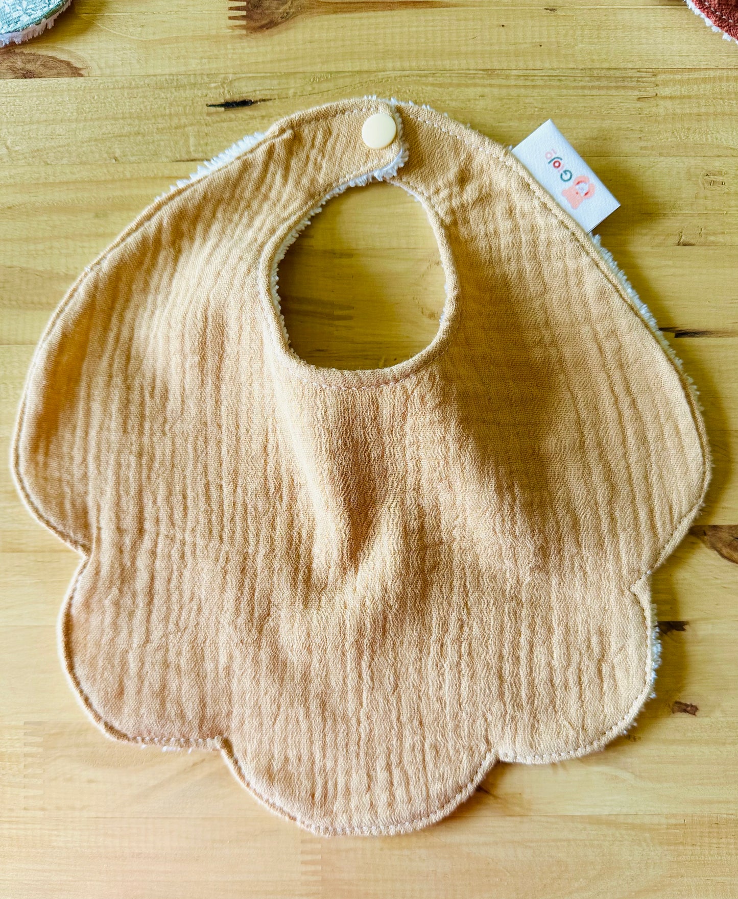 Bavoir bébé nuage – Gaze de coton jaune moutarde & éponge bambou
