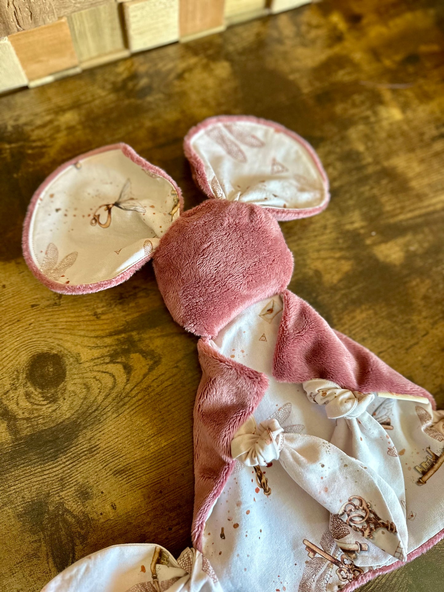 Doudous Voili & Voilou Clés magique rose poudré – Compagnons faits main pour petits aventuriers