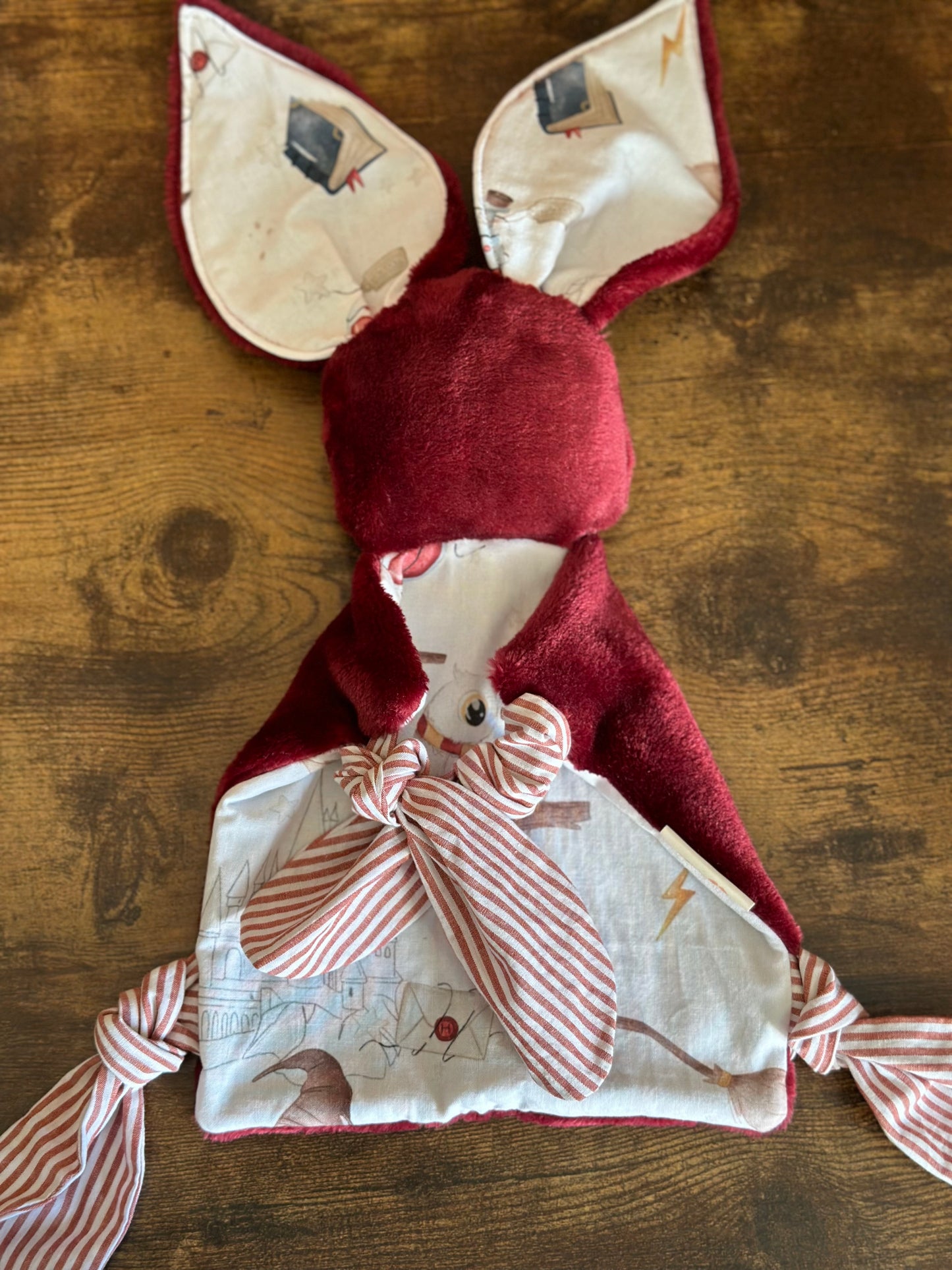 Doudous Voili & Voilou Monde magique rouge – Compagnons faits main pour petits aventuriers