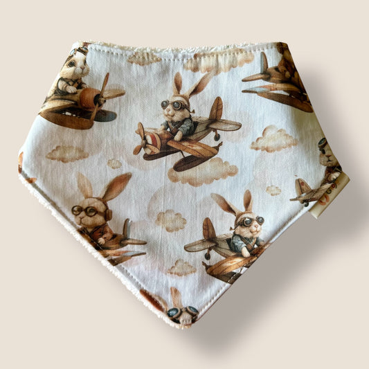 Bavoir bandana réversible lapin aviateur marron – Pratique, stylé et évolutif