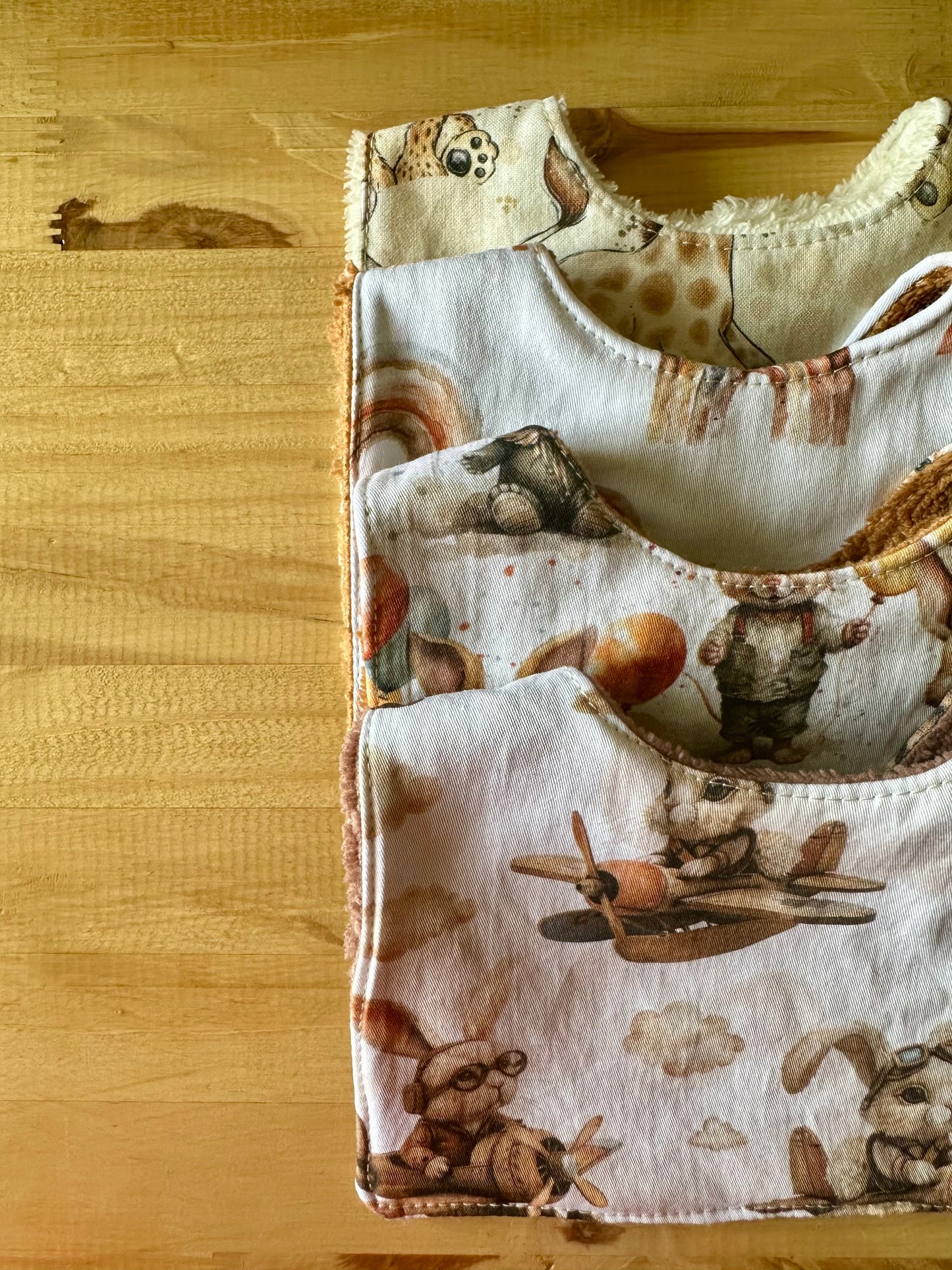 Bavoir bébé naissance Arc-en-ciel terracotta – Petit format tout doux (0-3 mois)