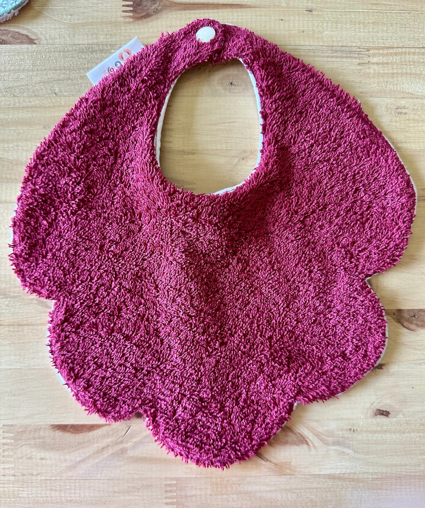Bavoir bébé nuage – Gaze de coton crème et cœur rouge   & éponge bambou