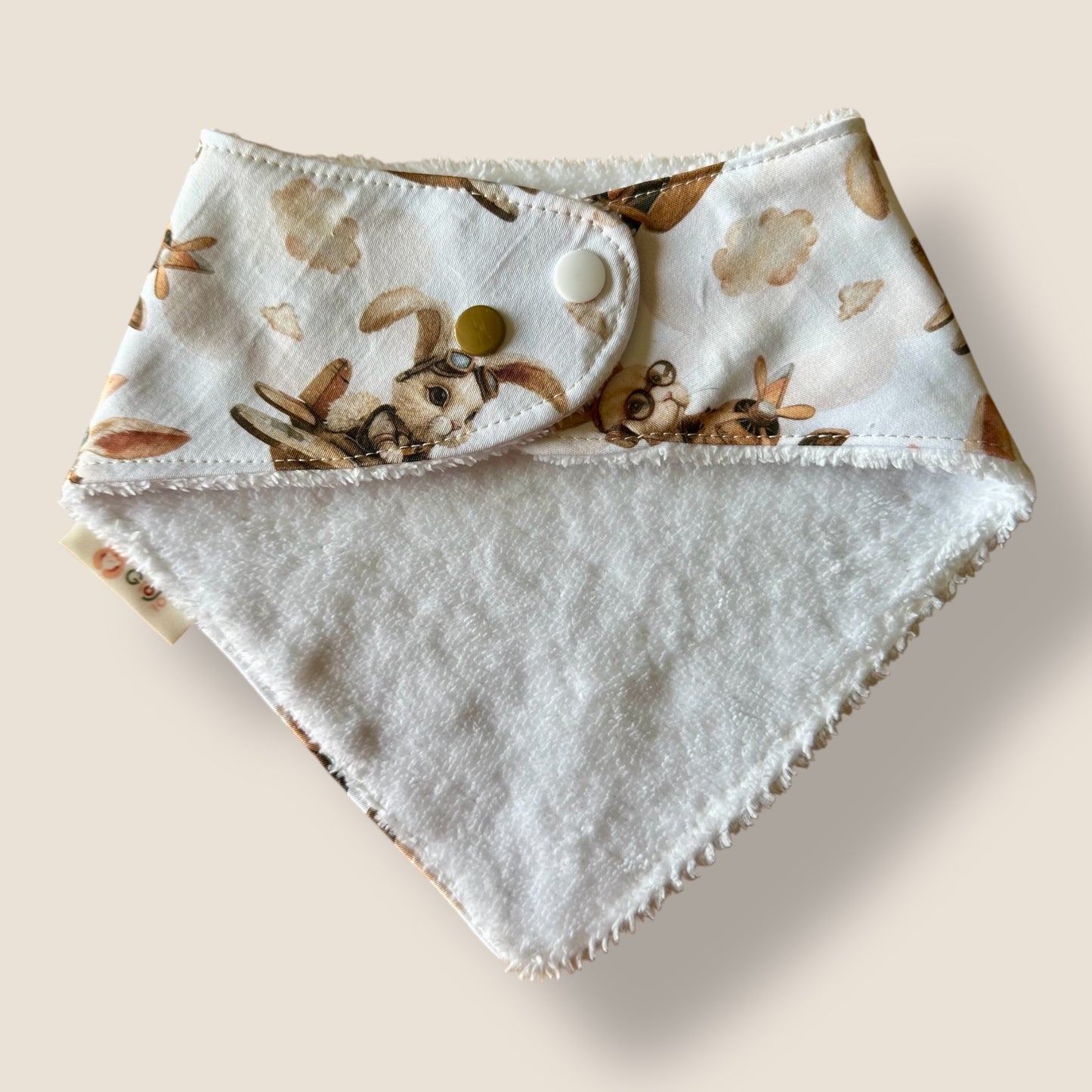 Bavoir bandana réversible lapin aviateur marron – Pratique, stylé et évolutif